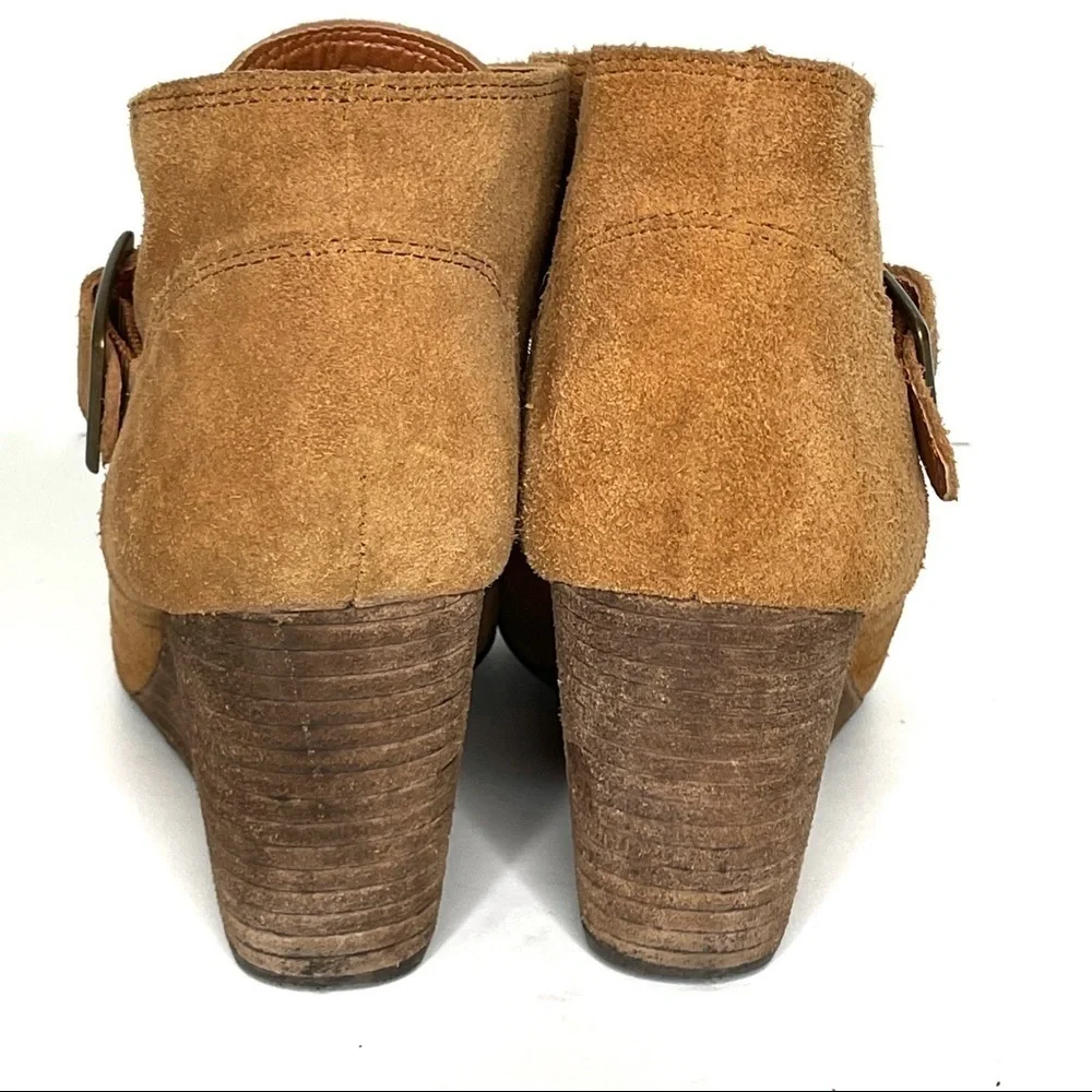 Lucky Brand Sumarah Suede Ankle Boot Sz 8.5 Wedge Heel Buckle - Picture 7 of 13